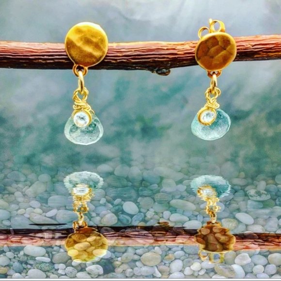 Matana moss Aquamarine gold posts dangle earrings - Picture 2 of 6